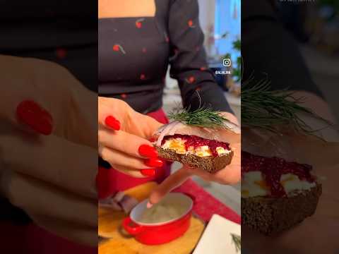 Тапасы «селедка подшубой» -хит стола ! #селёдкаподшубой#закускинастол