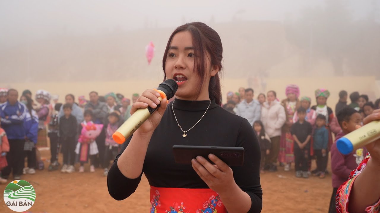 Người Mông đi chơi Tết nhiều trò chơi truyền thống trên đỉnh núi - Trạm Tấu - Yên Bái