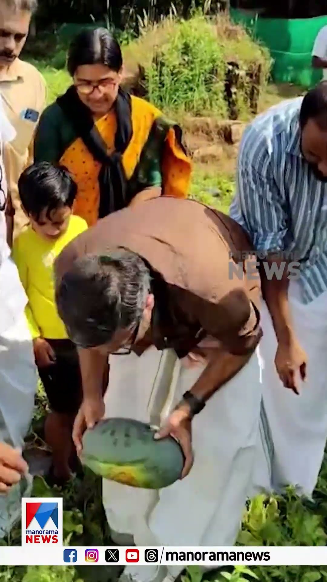 തരിശുകിടന്ന മണ്ണില്‍ തേനൂറുന്ന തണ്ണിമത്തന്‍ നൂറുമേനി വിളയിച്ച്  അച്ഛനും മകനും #farming