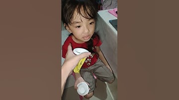 Emma Berdarah Lari2 Kebentur Kursi Sampai Patah..