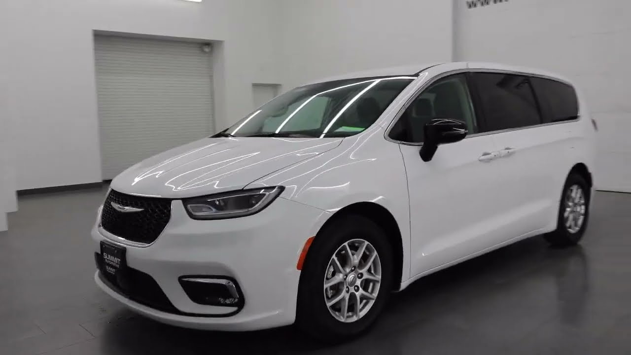 2024 Chrysler Pacifica Touring L Bright White Clearcoat Used. walk around for sale in Fond Du Lac, W