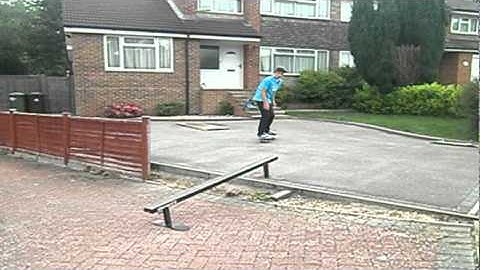 Frontside Feeble Grind