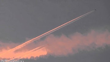 Qantas Boeing 747 & Wizz Air A320 Sunrise Contrails over Berlin (09|22|2010)