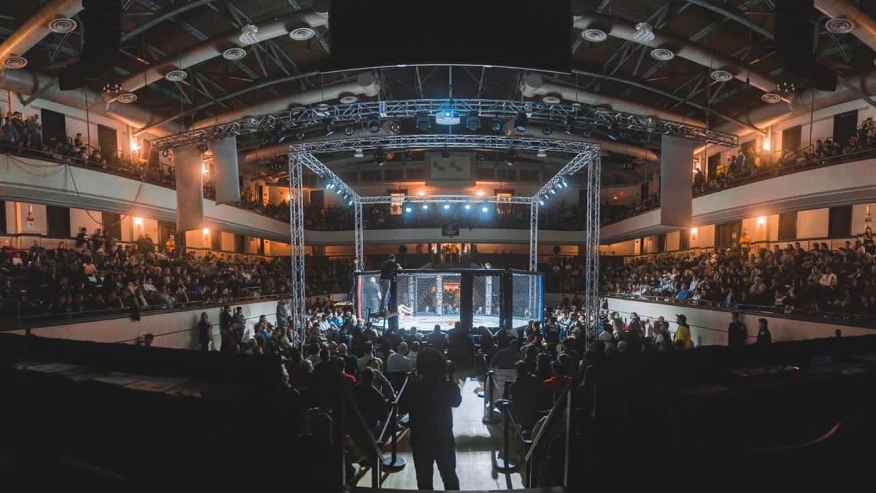 Победитель Cage Titans 73 Эрин Джонсон