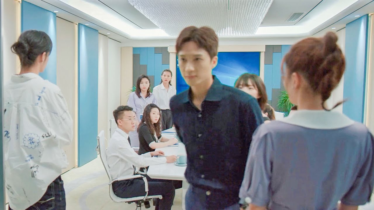 ผู้หญิงที่ถูกรังแกจริงๆ แล้วคือแฟนสาวของ CEO และ CEO ก็ประกาศต่อสาธารณะ!