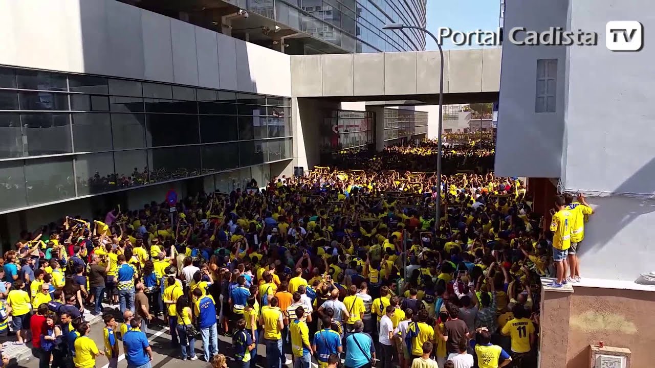 Recibimiento del Cádiz CF ante el CE L'Hospitalet