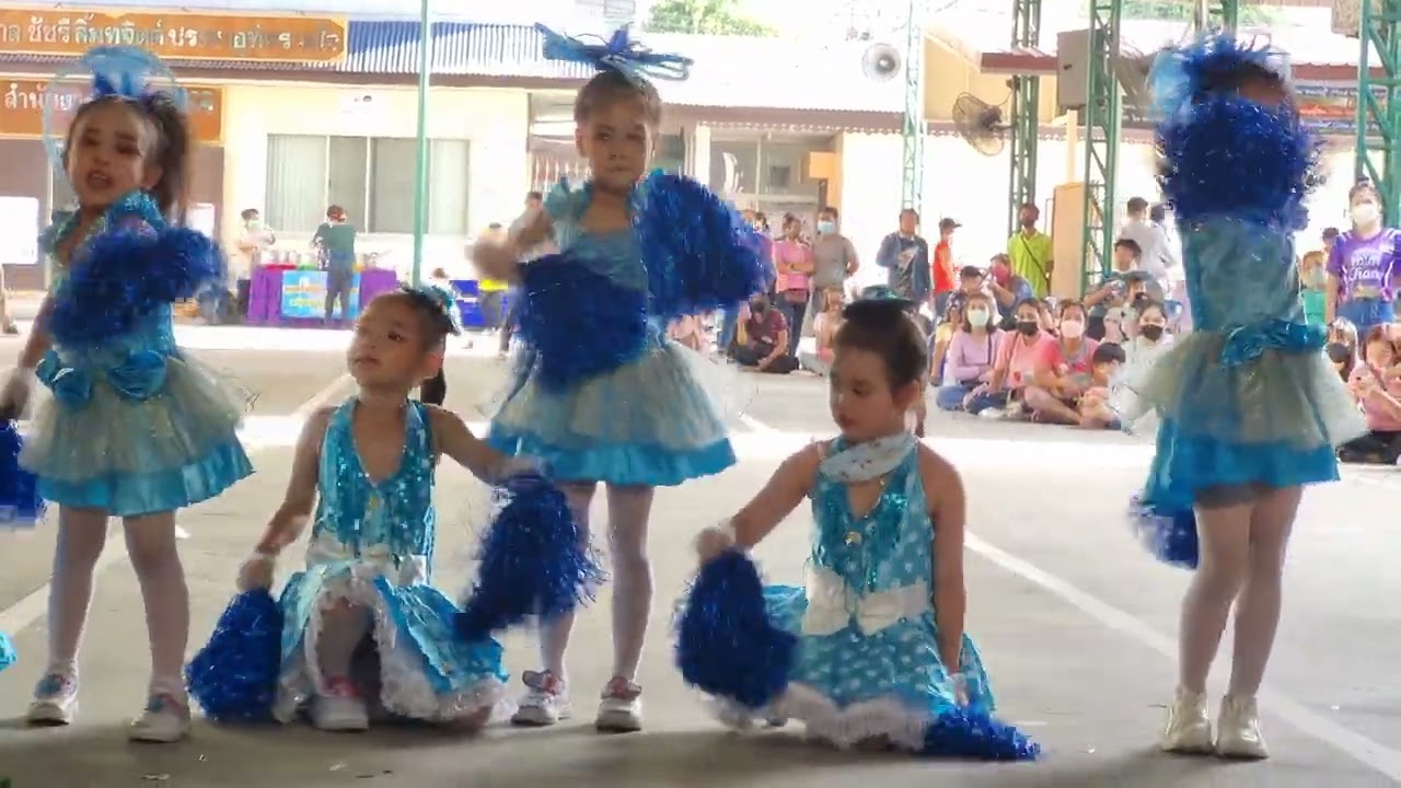 เชียร์ลีดเดอร์สีฟ้า งานกีฬาสีอนุบาล ปี 2565 โรงเรียนพระยามนธาตุราชศรีพิจิตร์