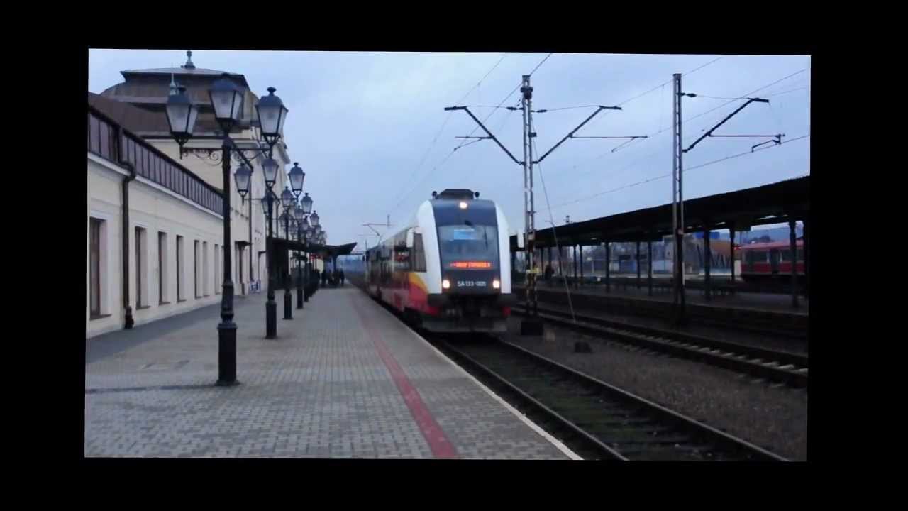 SA133-005 Żabno-Kraków Główny opuszcza stację w Tarnowie