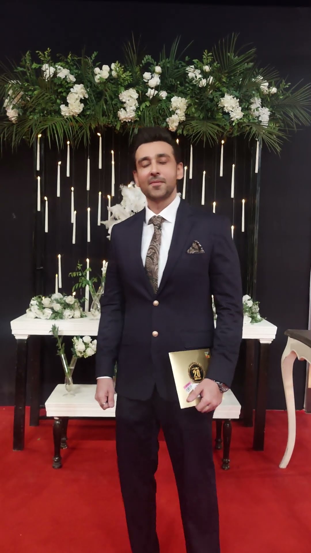Sami Khan graces the red carpet in celebration of 20 years of HUM TV magic ?✨ #20YearsOfHUM #humtv