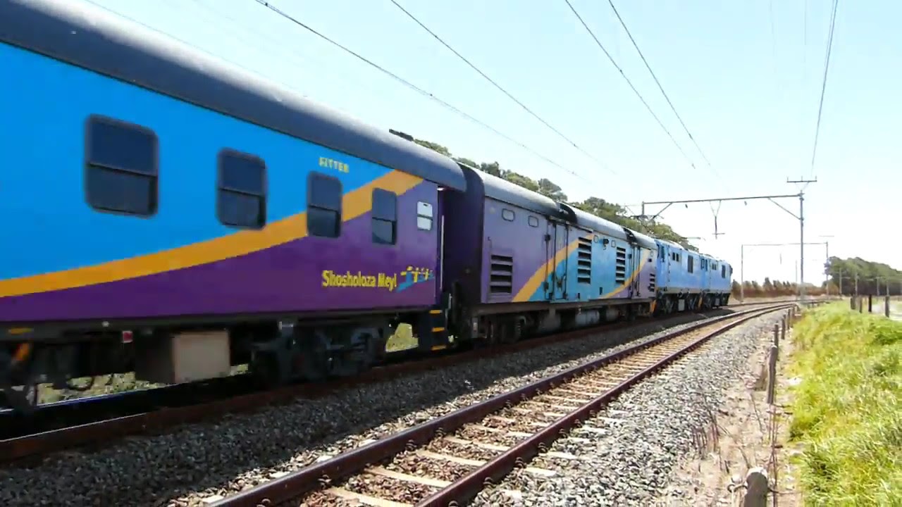 SHOSHOLOZA MEYL blue prasa livery 6E1's speeding at Kraaifontein with