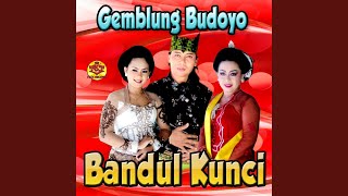 Download Lagu Sadermo (Live) Download Lagu Sadermo (Live)