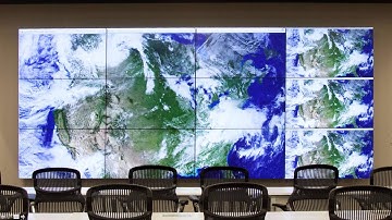 Experiences with High Resolution Display Walls in Academic Libraries