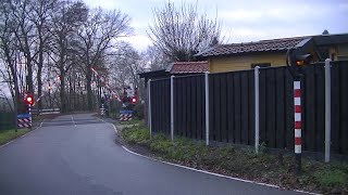 Spoorwegovergang Rheden // Dutch railroad crossing