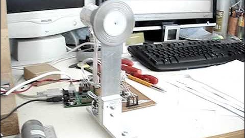Flywheel inverted pendulum showing response to perturbations