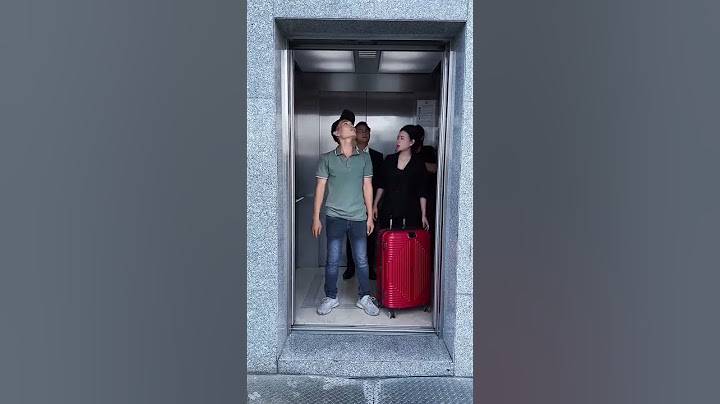 Be respectful when taking the elevator #condanguyen #kindness#goodman#help #respect #shortsfeed #fyp