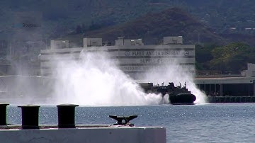 Landing Craft Air Cushion (LCAC) Air-cushion Vehicle On/Off Load