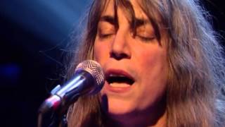 Patti Smith - Because The Night (Later with Jools Holland Apr '02) chords