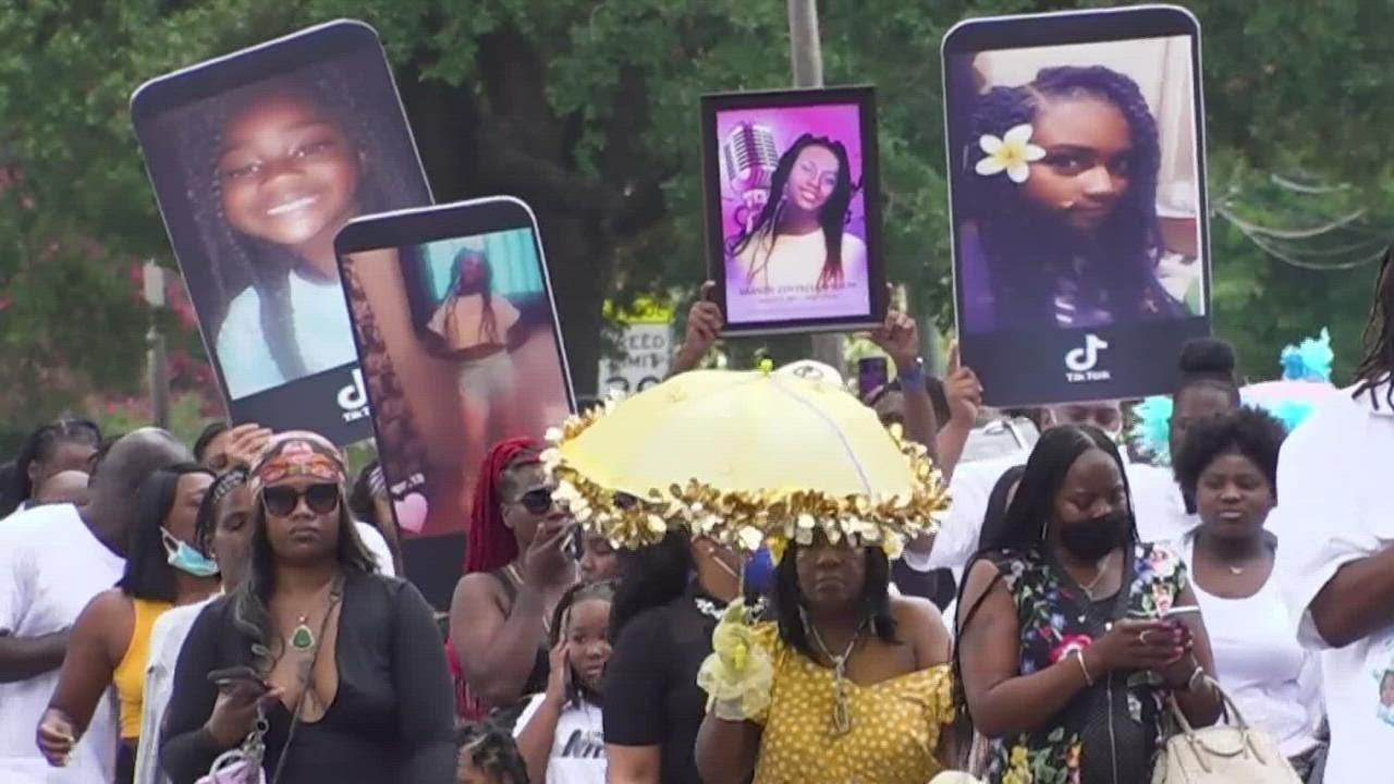 Celebration of life for sisters who died in Mississippi River