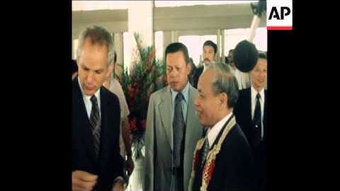 SYND 13 1 78 VIETNAMESE FOREIGN MINISTER AND DEPUTY LEAVE THAILAND