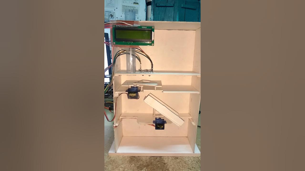 Color object sorting machine using Arduino - YouTube