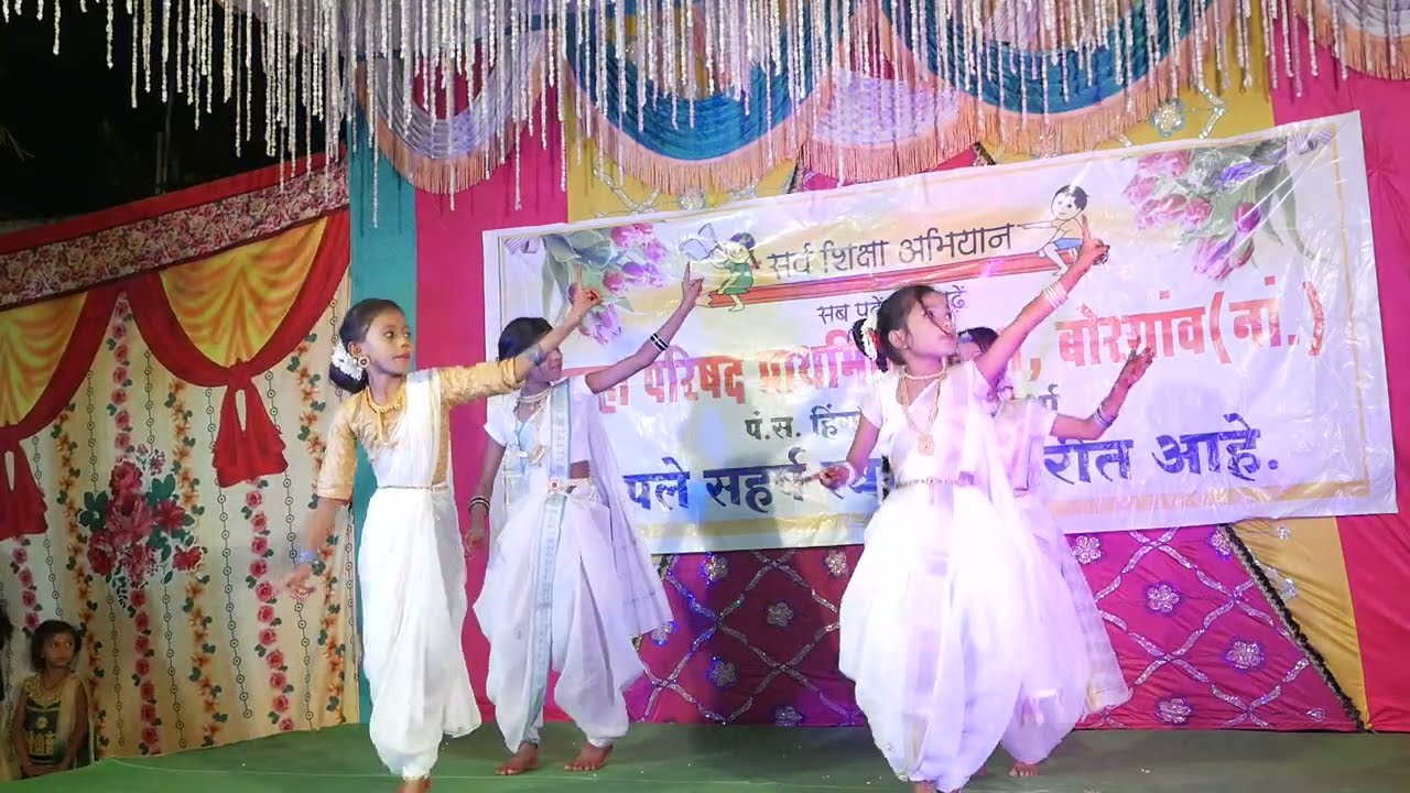 संविधानाचे पुस्तक हातात , भीमराव बसले रथात./Savidhanache pustak hatat, Bhimrao basale rathat