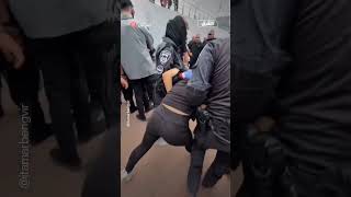 احتجزت قوات إسرائيلية نشطاء أسطول صمود غزة في ميناء أشدود، الأربعاء، بعدما اعترضت سفناً كانت تقلهم