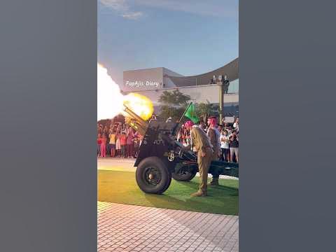 UAE’s Traditional Cannon Firing - YouTube