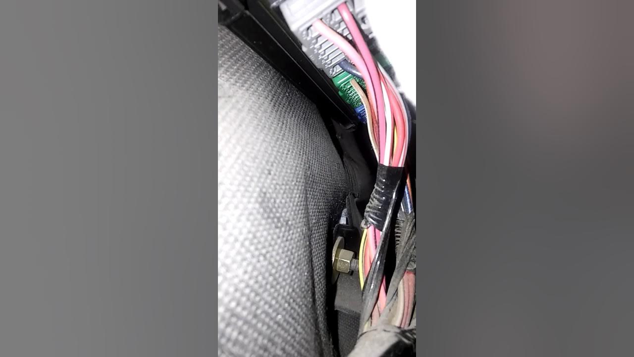 How to find the door code on a 2006 Ford F250 Super Cab 6.0L