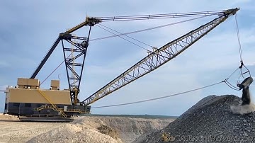 Stripping overburden with a Marion 8200 Dragline