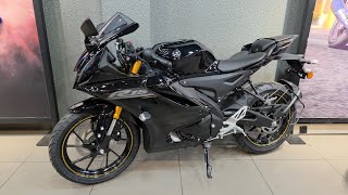 All New 2025 Yamaha R15 V4 - Metallic Black