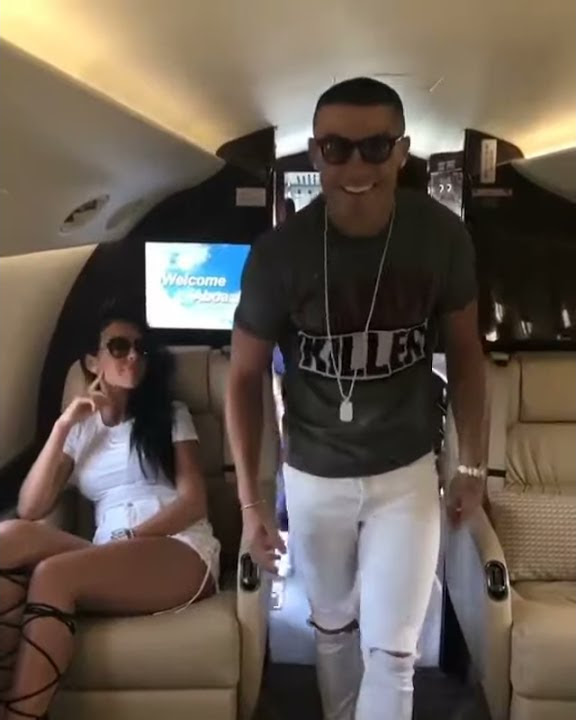 Cristiano Ronaldo dancing on his private jet