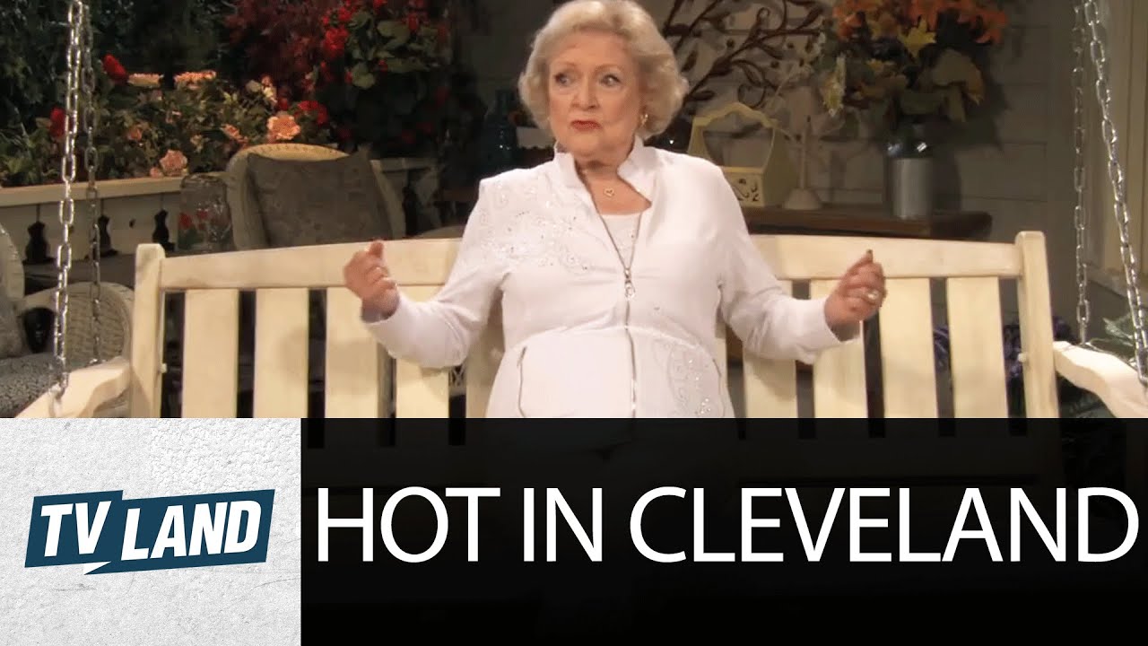 Those Women are Idiots' Betty White Bloopers Hot in Cleveland TV