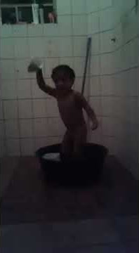 Mari tomando banho que gotosa