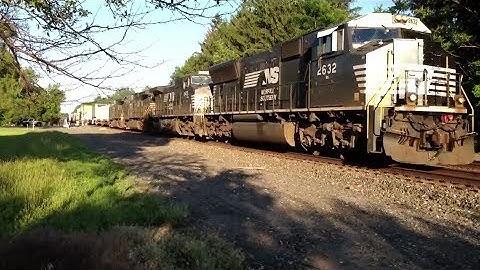 An NS SD70M Leading 3 C40-9Ws