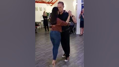 Studio T: Tango improvisation of change of direction in parallel system #tango