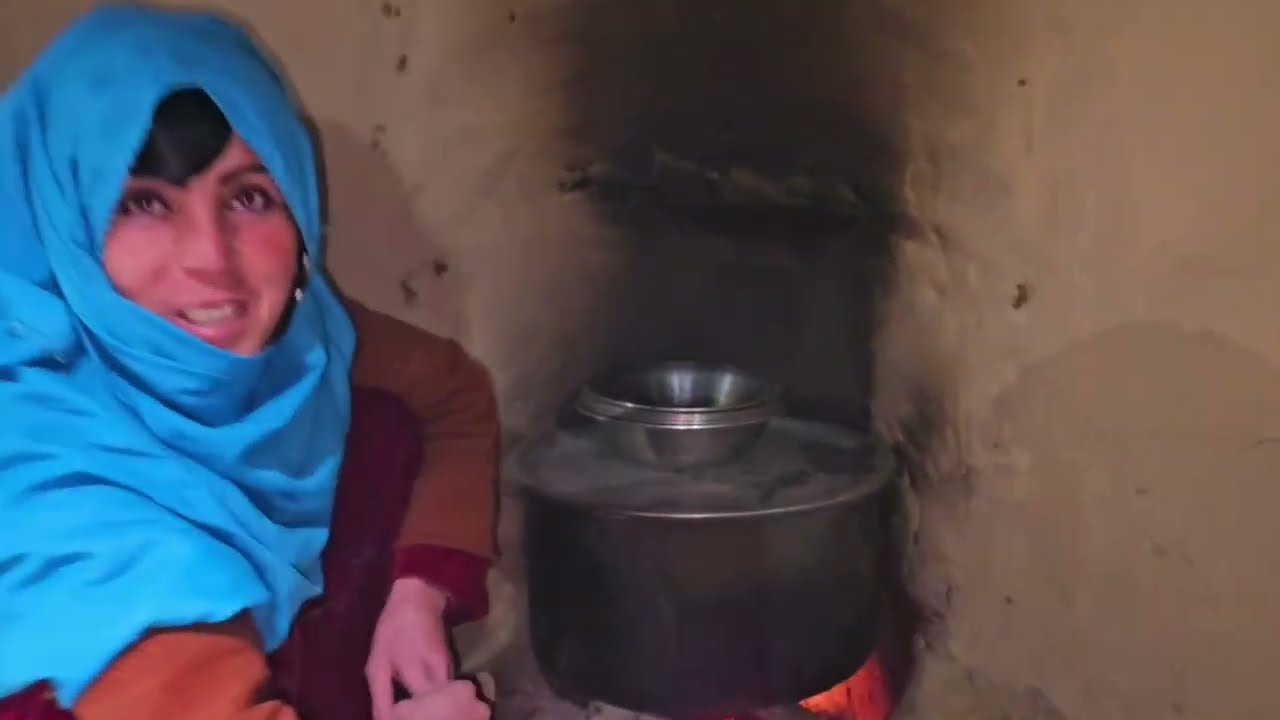  آشپزی مادر فرشته برای مهمانان عزيز 