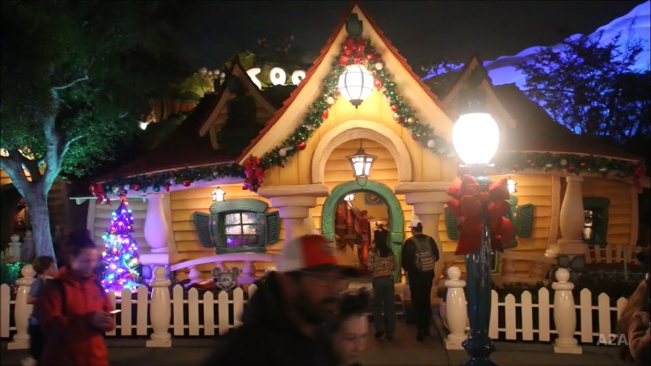 Mickey's House - Christmas Walkthrough | Disneyland 2025
