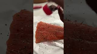 This makes the best salmon hands down 🤩 #kitchen #kitchengadgets