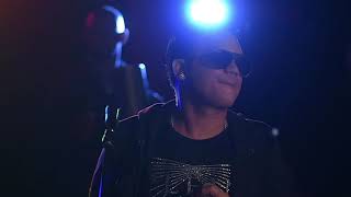 Kiko Rodriguez - Solo En La Pobreza (Concierto Virtual En Vivo)