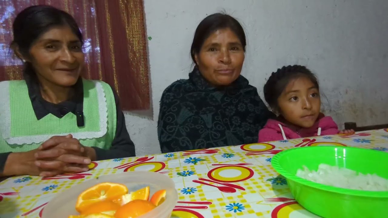 En el cumpleaños 🎂 de Frida, pasamos ratos agradables con mi hermana Marcelina.