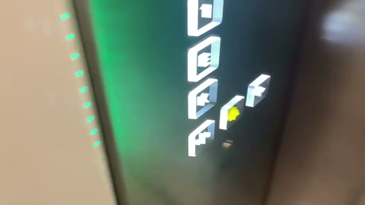 2022 Berchtenbreiter Aufzug in Wohnhaus in München Fürstenrieder Straße 74