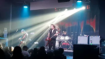 Anvil- Metal On Metal Live @ Revolver San Dona' Italy 13-11-2022