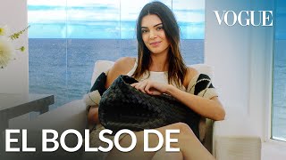 Kendall Jenner y lo que una supermodelo lleva en su bolso |El bolso de| Vogue México y Latinoamérica