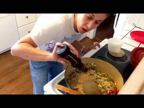 CHILI with Beer & Black Eyed Peas//Southern Vegan Recipe