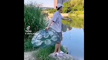 طريقة مبتكرة لصيد الأسماك 