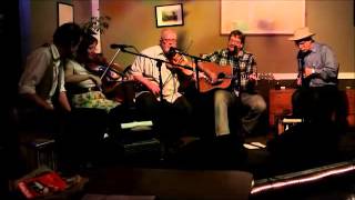 Download Lagu chelsea alehouse saute la barriere 2 MP3