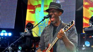 Video thumbnail of "Keb Mo ~ She Just Wants to Dance"