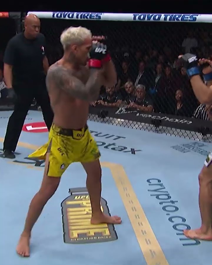 Arman Tsarukyan vs Charles Oliveira was an absolute BANGER ? #ufc311