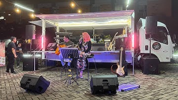 Tya Subiakto & @AlexKupleOfficial - Kopi Dan Pisang Goreng - Live at Jazz on Caravan