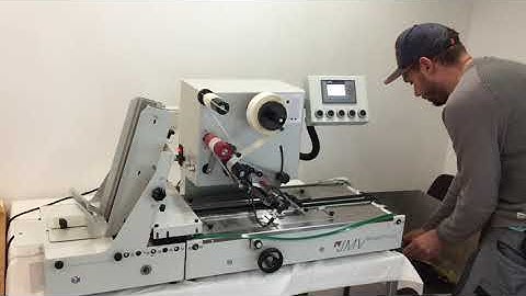 Labelling of small zip lock pouches with LAB510 - golden pouches